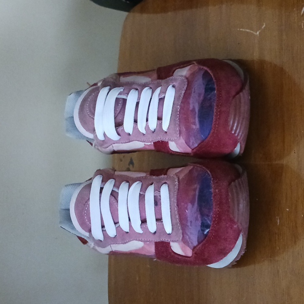 Inkkas tennis shoes